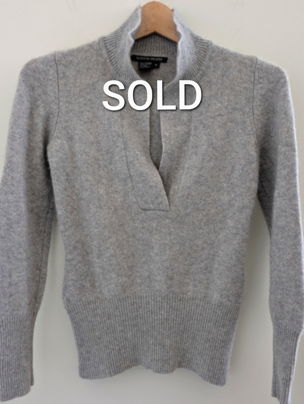100% Cashmere Sweater Boston Proper Women's XS V Neck Polo Pullover Light Gray